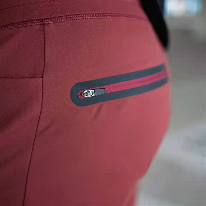 Ace - Ein bequemer, sportlicher Laufschuh mit einem elastischen Schulterriemen, ideal für viele Aktivitätsliebhaber